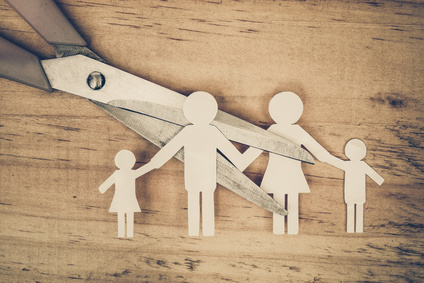 Uregulowanie opieki nad dzieckiem w porozumieniu rodzicielskim, a w wyroku rozwodowym
